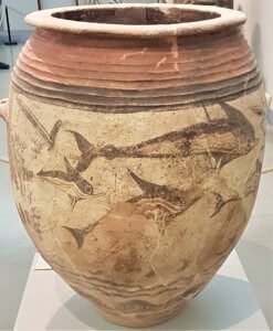 large_fish_urn_akrotiri_museum_of_prehistoric_thera