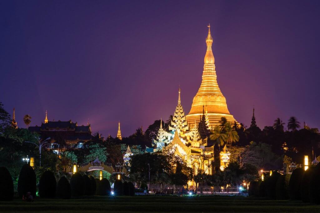 Myanma's shwedagon pagoda at disk