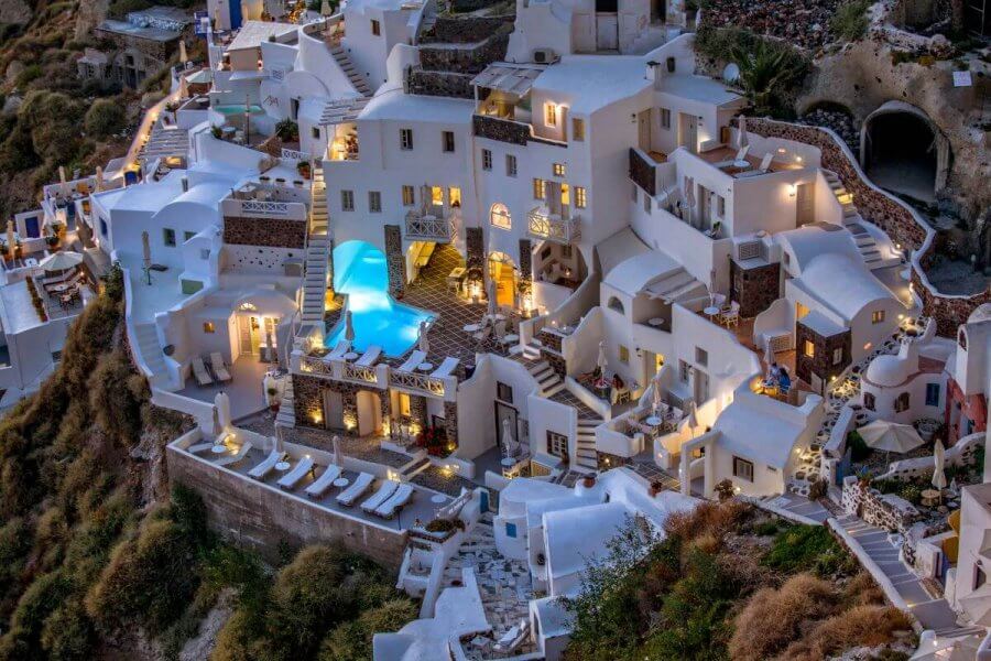 Luxury Cave Houses: Best Santorini Oia Hotels