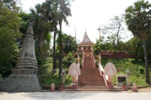 wat phnom cambodian temple