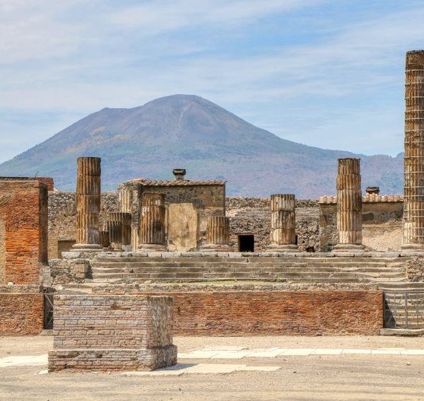 Visiting Pompeii and Mount Vesuvius: tickets, travel tips, tours, highlights [2023]