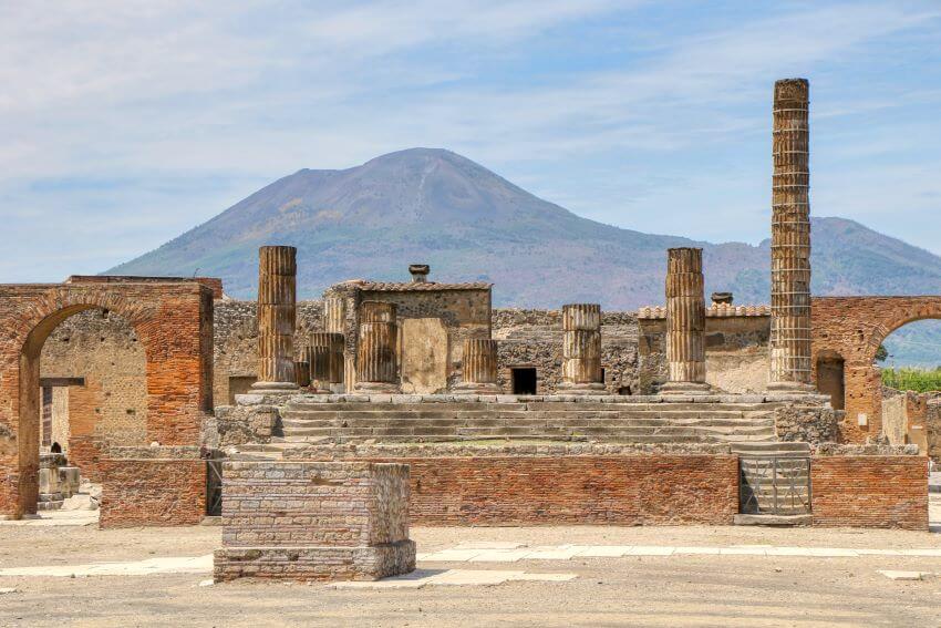 pompeii-feature