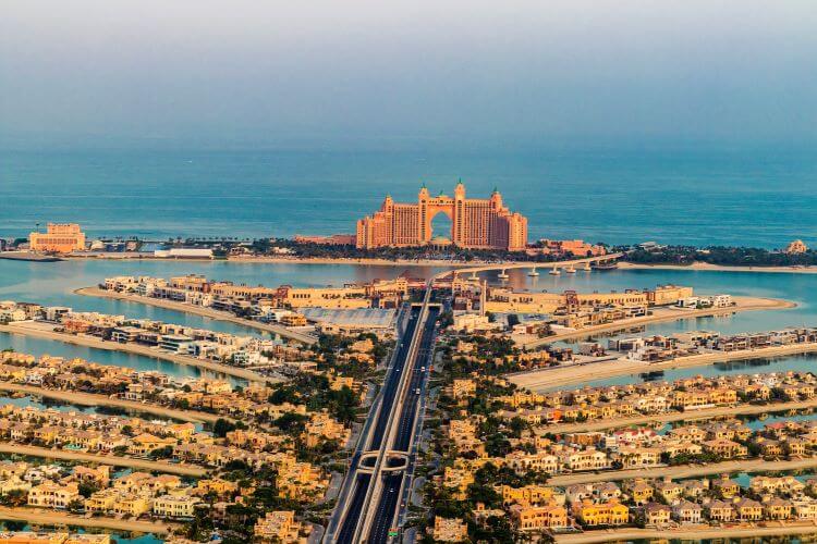 Palm-jumeirah-and-atlantis-hotel-feature