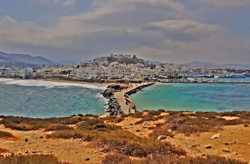 Paros or Naxos – complete guide on how to choose between them