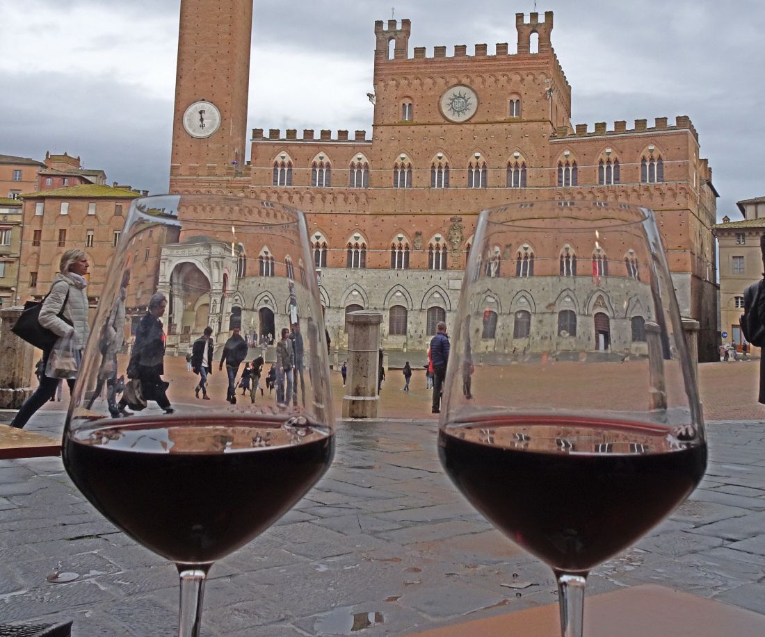 red wine siena campo italy