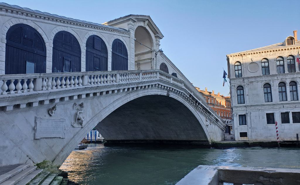 Rialto Bridge, early morning, Venice, Italy