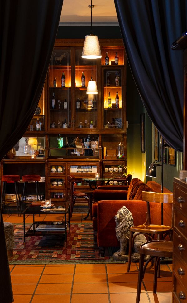 The cozy Mag Cafe Navigli, Milan