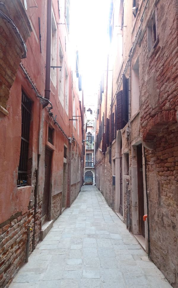 Venice alleyway, Central Venice, Italy